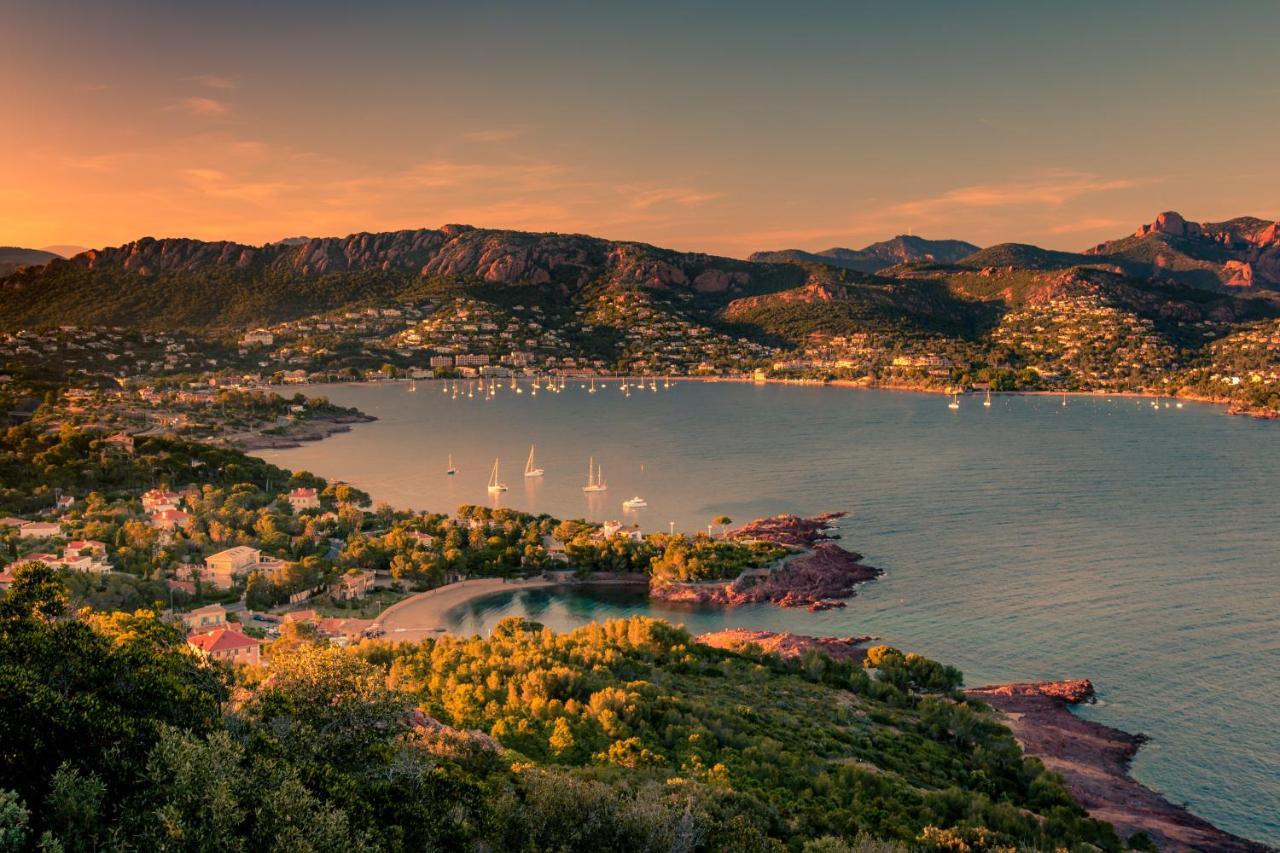 Agay Cap Esterel Village Allee Fleurs - F2 Clim Vue Golf Et Mer - Grande Terrasse Plein Sud Saint-Raphaël 外观 照片