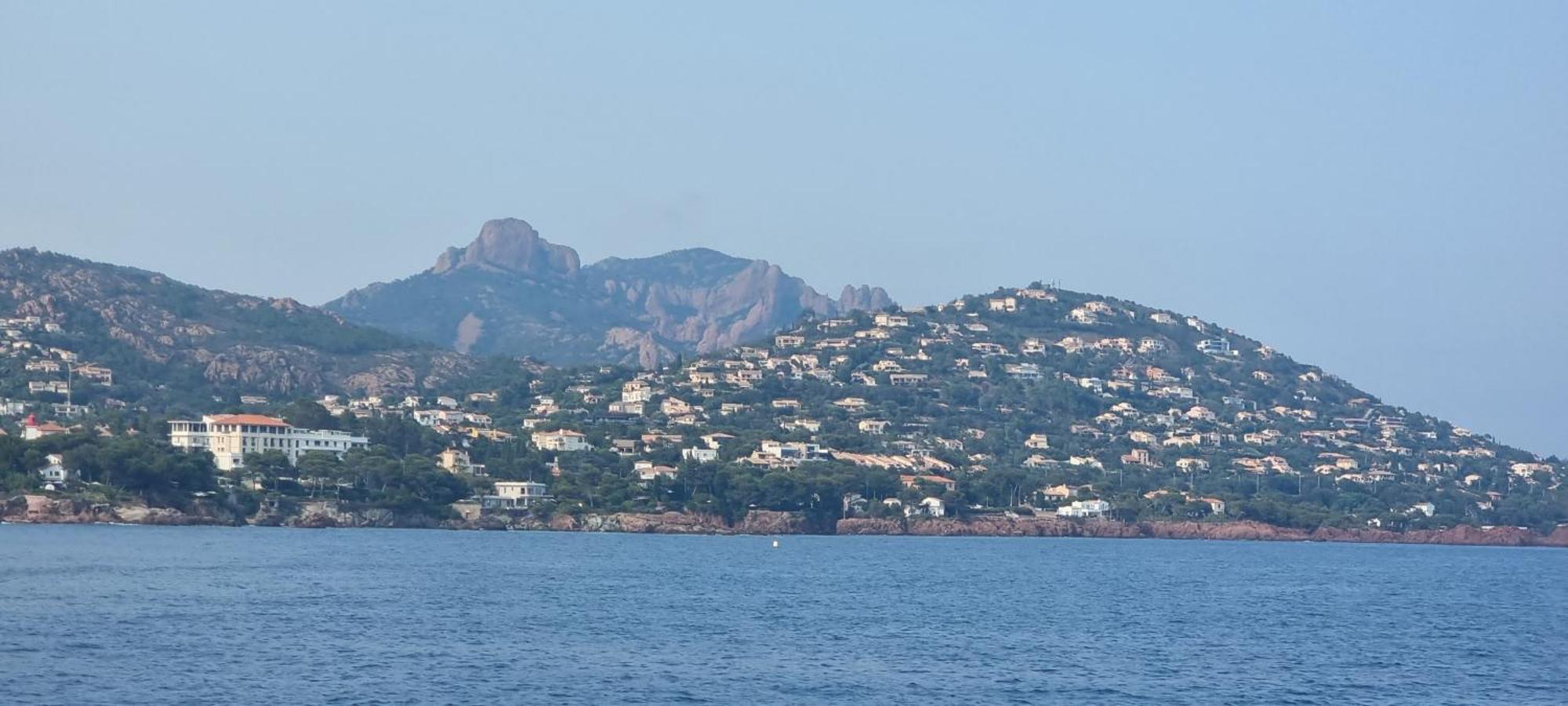 Agay Cap Esterel Village Allee Fleurs - F2 Clim Vue Golf Et Mer - Grande Terrasse Plein Sud Saint-Raphaël 外观 照片