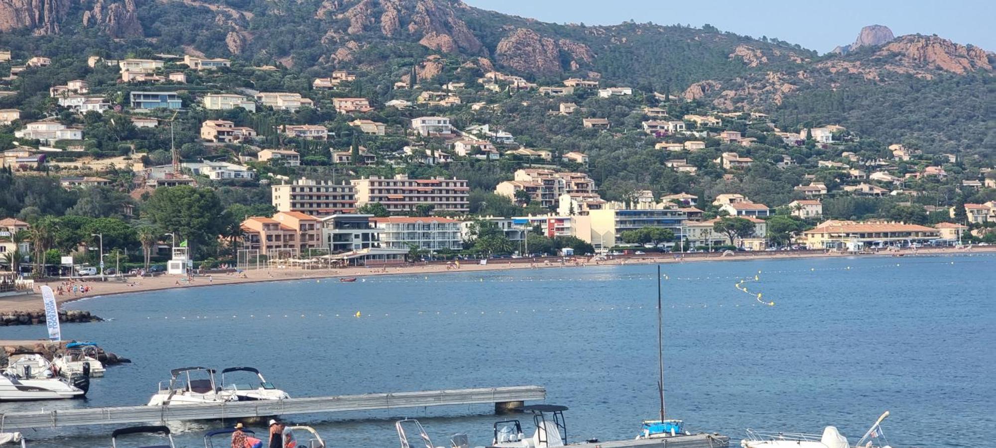 Agay Cap Esterel Village Allee Fleurs - F2 Clim Vue Golf Et Mer - Grande Terrasse Plein Sud Saint-Raphaël 外观 照片