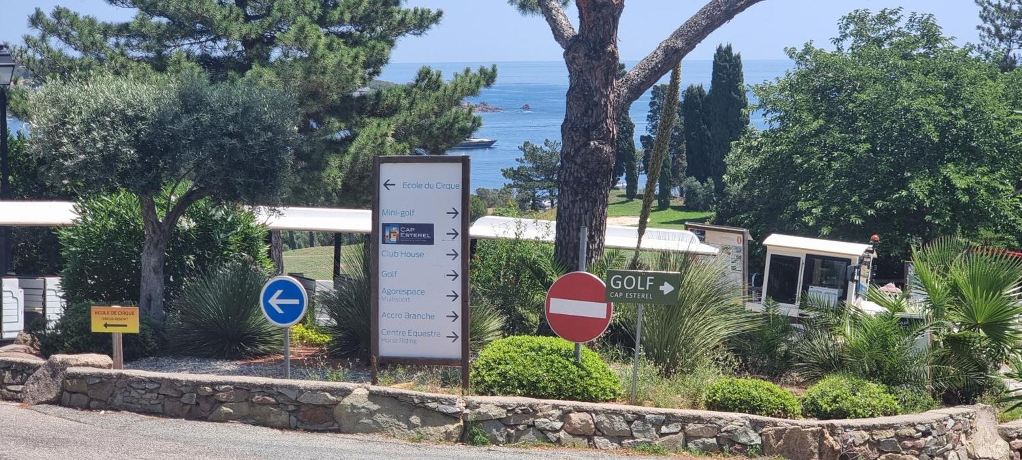 Agay Cap Esterel Village Allee Fleurs - F2 Clim Vue Golf Et Mer - Grande Terrasse Plein Sud Saint-Raphaël 外观 照片