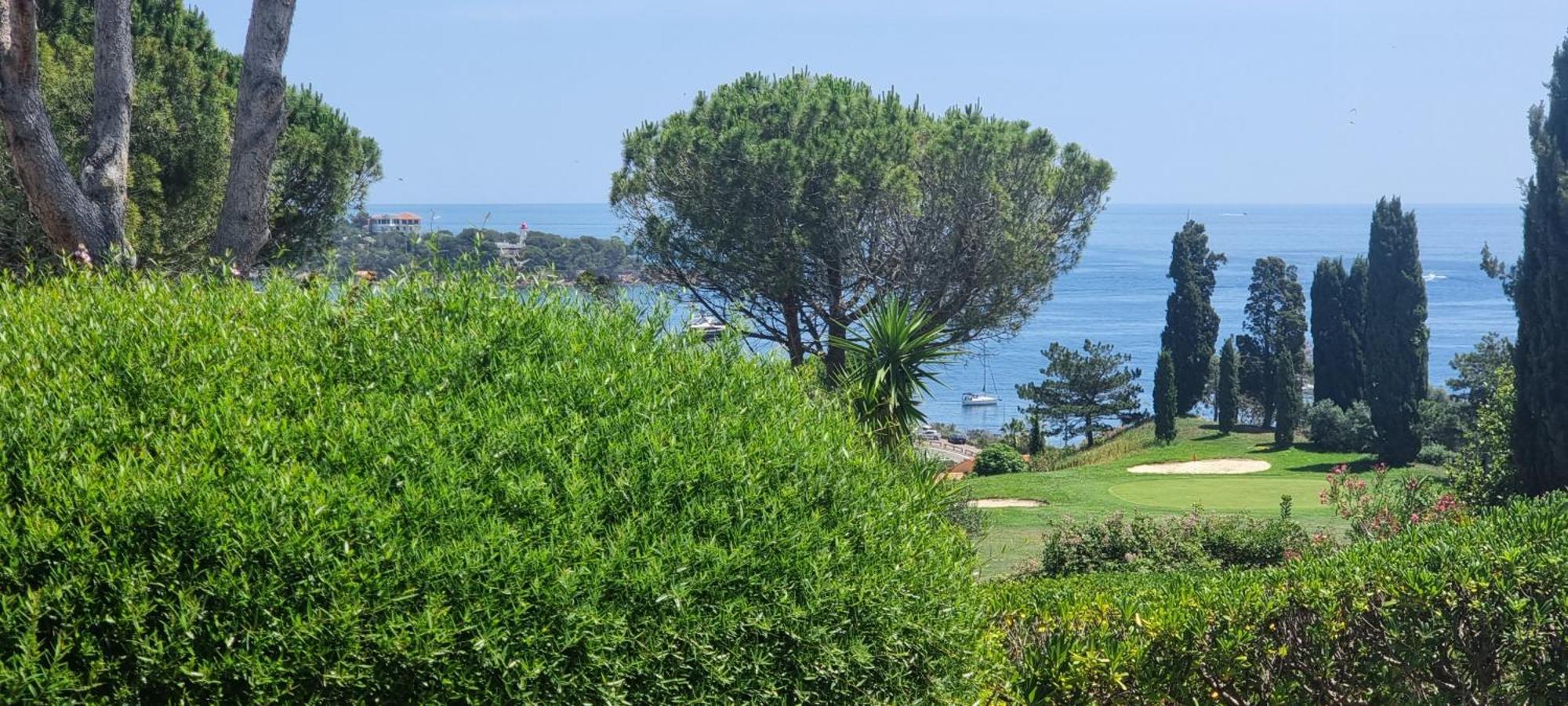 Agay Cap Esterel Village Allee Fleurs - F2 Clim Vue Golf Et Mer - Grande Terrasse Plein Sud Saint-Raphaël 外观 照片