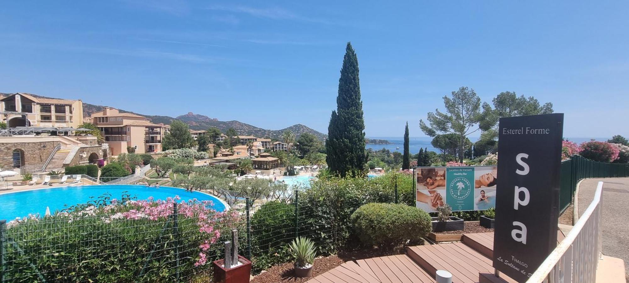 Agay Cap Esterel Village Allee Fleurs - F2 Clim Vue Golf Et Mer - Grande Terrasse Plein Sud Saint-Raphaël 外观 照片
