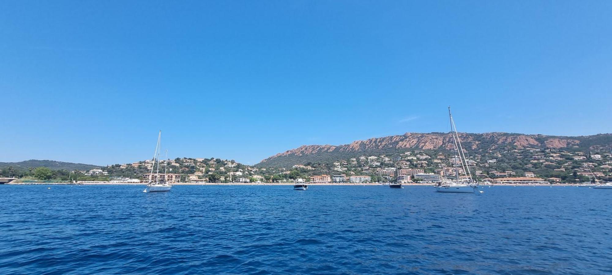 Agay Cap Esterel Village Allee Fleurs - F2 Clim Vue Golf Et Mer - Grande Terrasse Plein Sud Saint-Raphaël 外观 照片