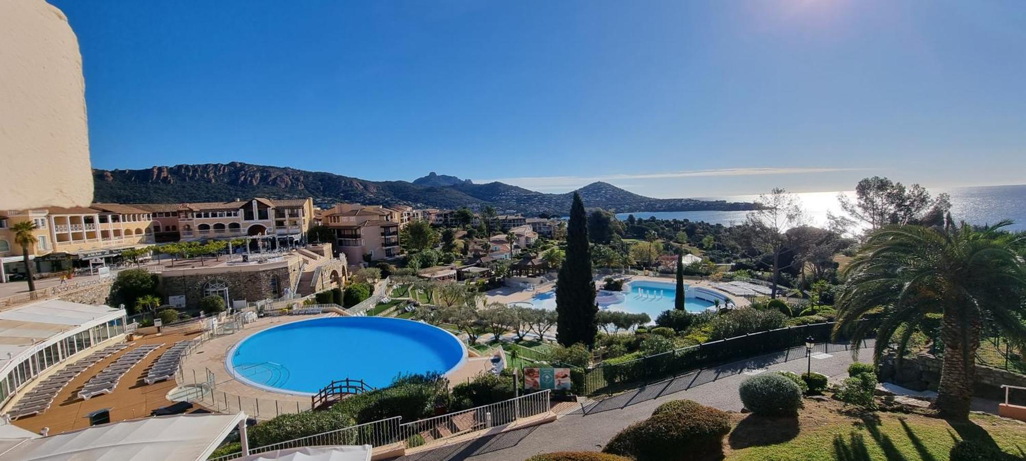 Agay Cap Esterel Village Allee Fleurs - F2 Clim Vue Golf Et Mer - Grande Terrasse Plein Sud Saint-Raphaël 外观 照片