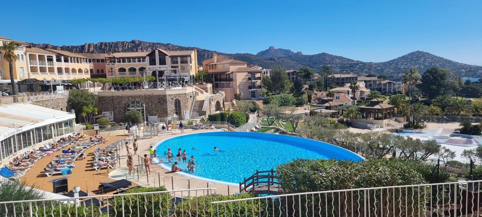 Agay Cap Esterel Village Allee Fleurs - F2 Clim Vue Golf Et Mer - Grande Terrasse Plein Sud Saint-Raphaël 外观 照片