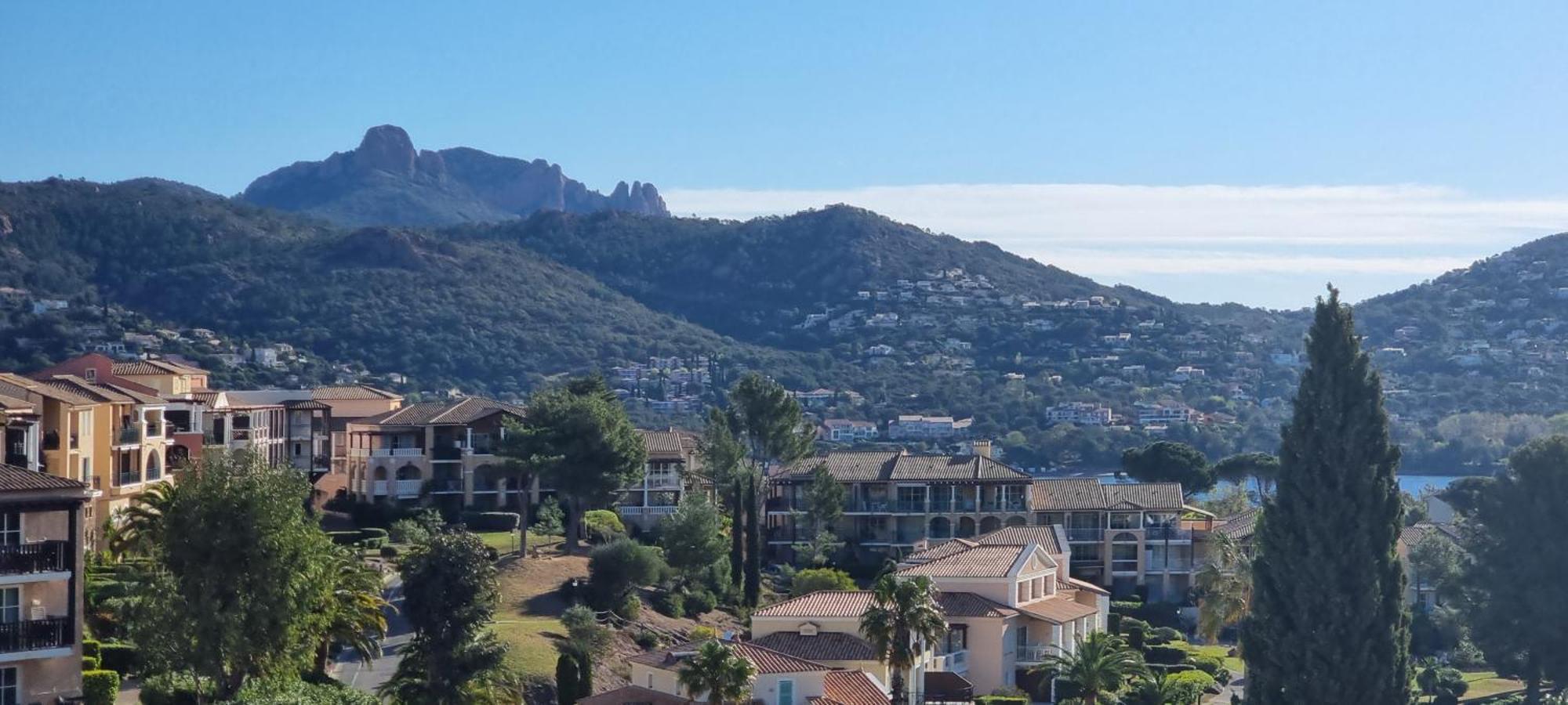 Agay Cap Esterel Village Allee Fleurs - F2 Clim Vue Golf Et Mer - Grande Terrasse Plein Sud Saint-Raphaël 外观 照片