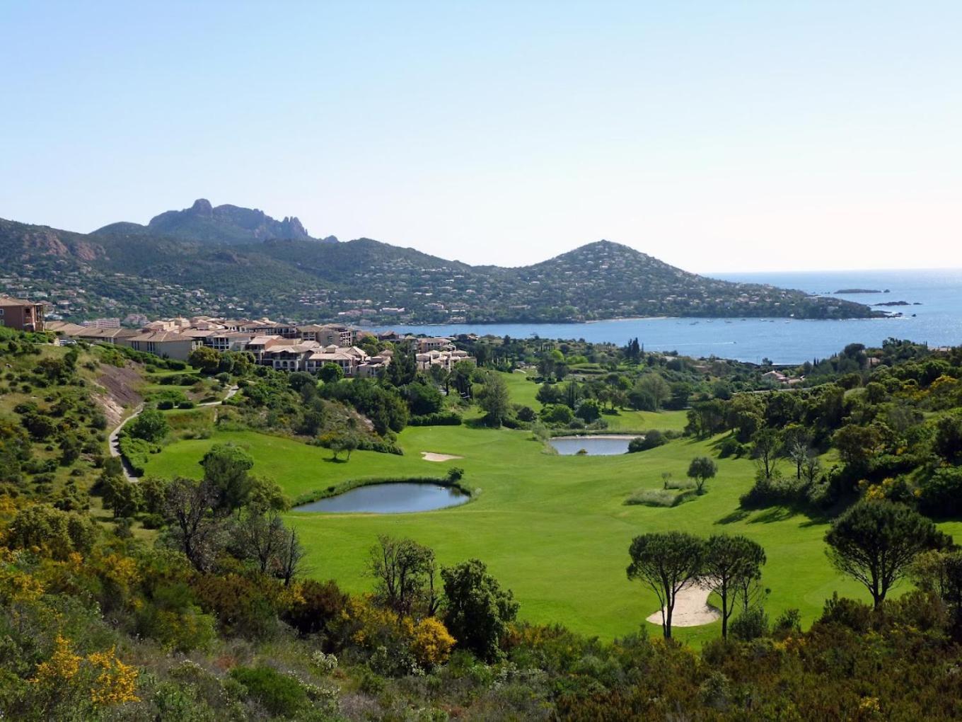 Agay Cap Esterel Village Allee Fleurs - F2 Clim Vue Golf Et Mer - Grande Terrasse Plein Sud Saint-Raphaël 外观 照片